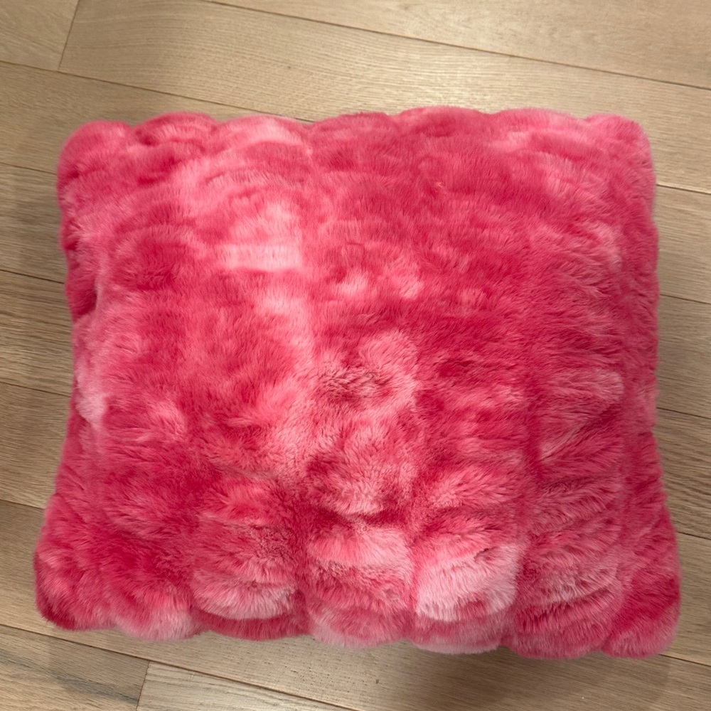 Luxurious Pink Faux Fur Pillow - Picture 2 of 3
